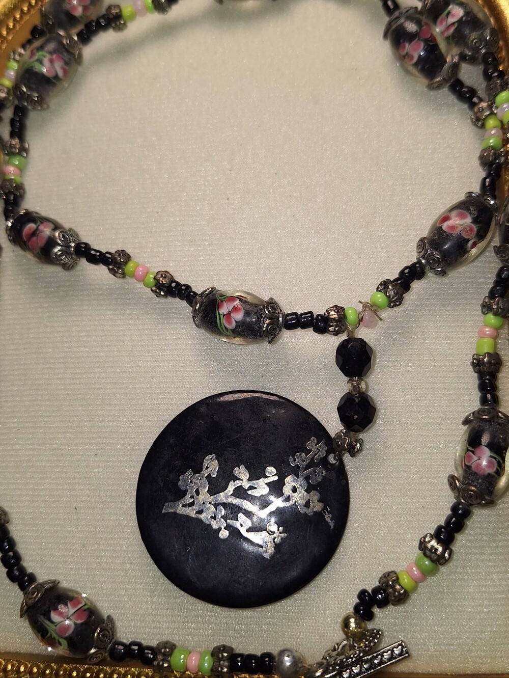 Vintage Black Floral Bead Pendant Necklace